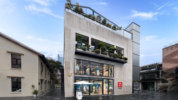 联手迪士尼和F1，首推赛车主题UT！优衣库这季上新的亮点都在这里