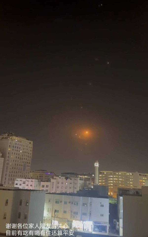 新人中东度蜜月突遇战争爆发，新娘在领空关闭前幸运离境，新郞滞留：买了饼干和水，机票改签到10多天后，市区不时传来爆炸声