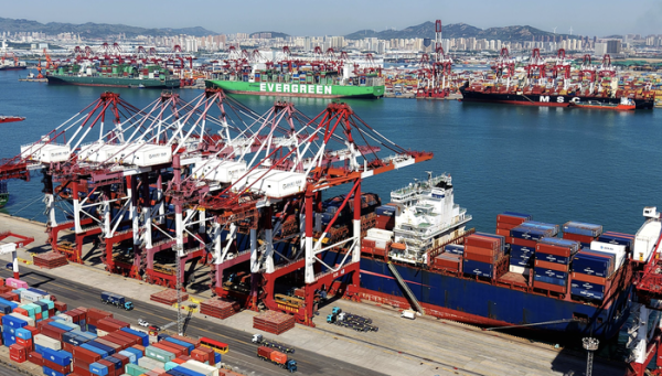 假期拖累效应消退叠加外需偏强，4月中国出口同比增速升至14.1%