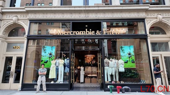 Abercrombie & Fitch开始售卖第三方鞋类品牌，开启最新增长布局